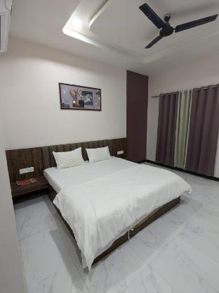 hotel dhruvnanda palace khategaon