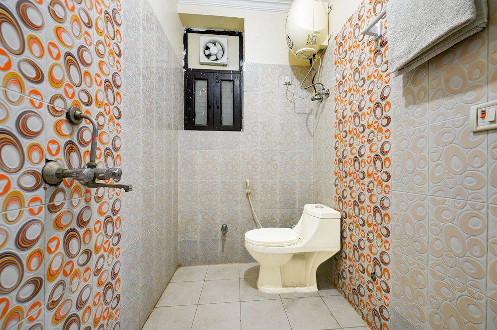 room hotel mayank plaza near igi airport
