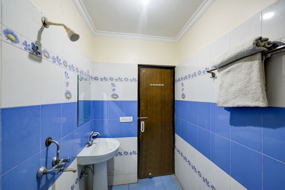 room hotel mayank plaza near igi airport