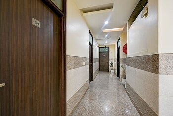 room hotel mayank plaza near igi airport