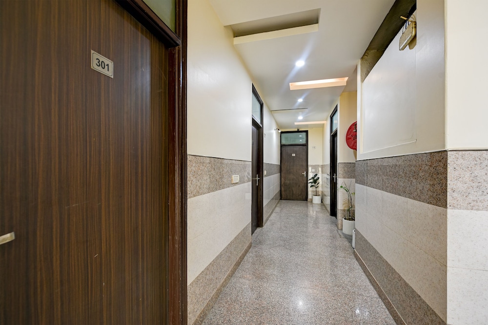 room hotel mayank plaza near igi airport
