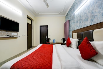 room hotel mayank plaza near igi airport