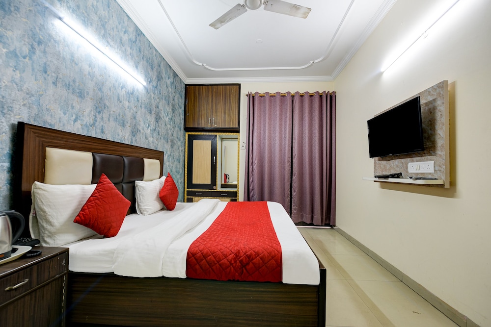 room hotel mayank plaza near igi airport