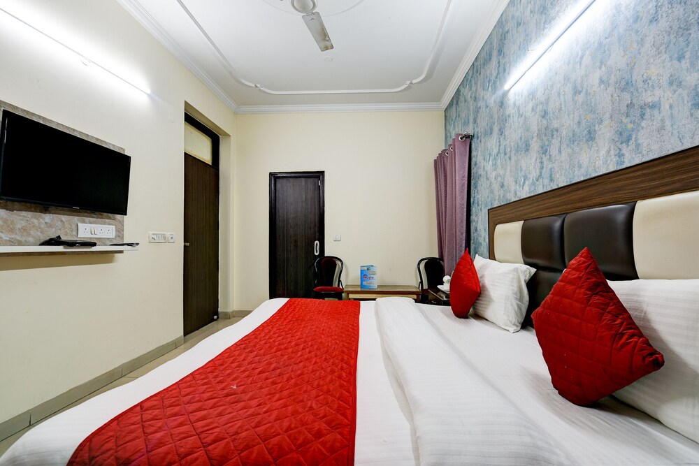 room hotel mayank plaza near igi airport