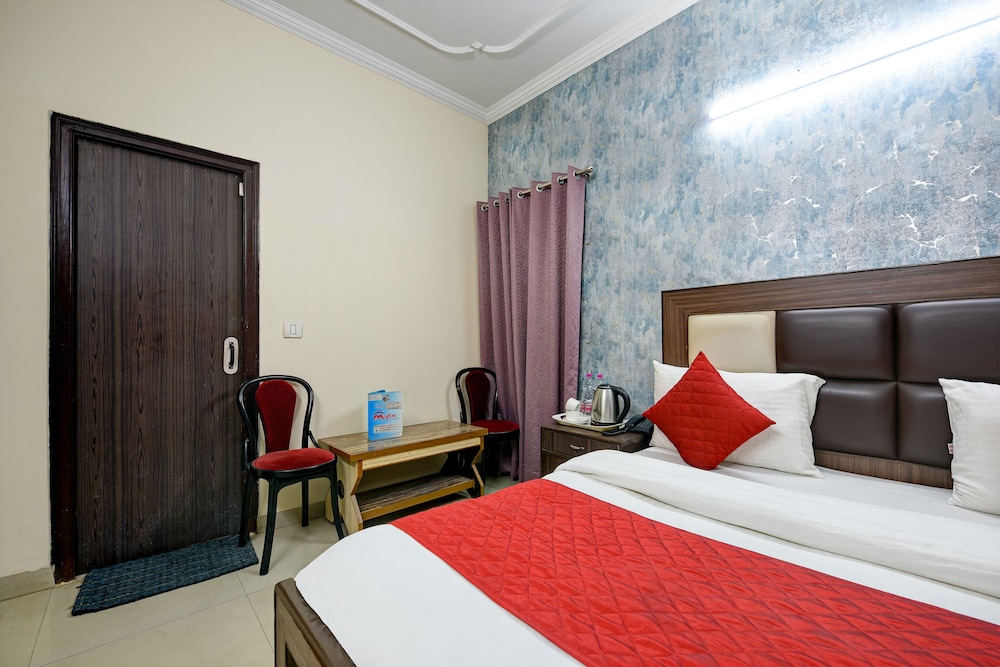 room hotel mayank plaza near igi airport