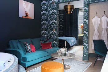 Secret Suites Lancaster,,4 star