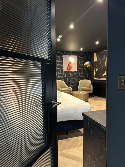 secret suites lancaster
