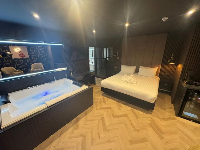 secret suites lancaster