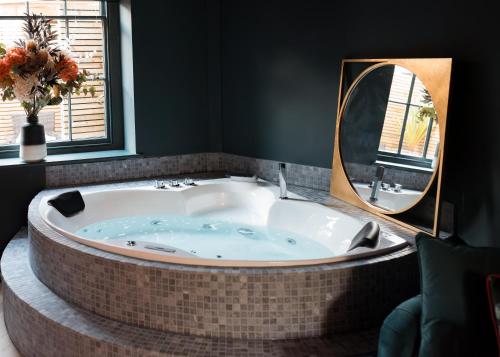 secret suites lancaster