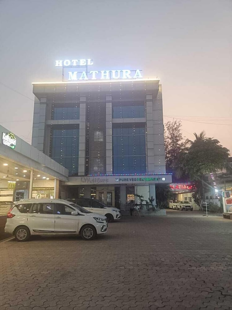 hotel mathura inn