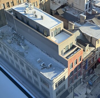 One Sky Loft,737 Walnut St,2 star