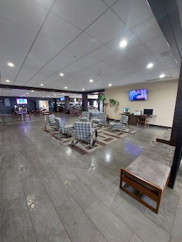 The Hub At Okc Airport,,2 star