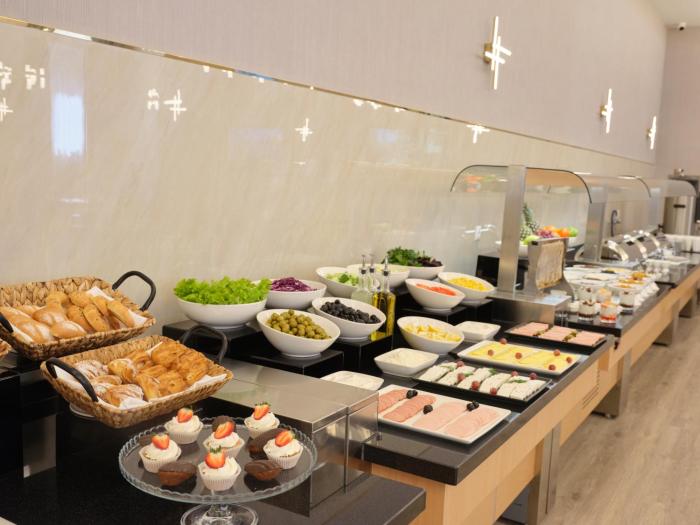 the central point hotel baku