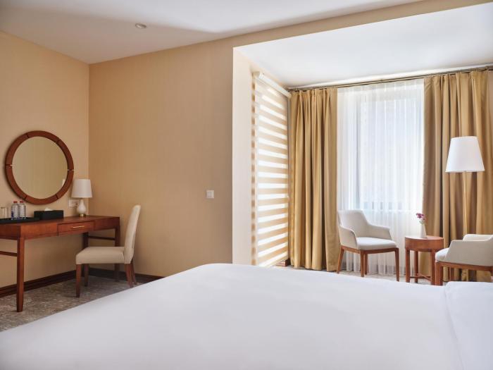 the central point hotel baku