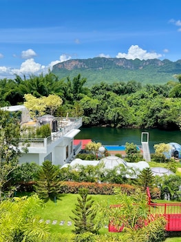 thebest capsule resort