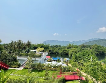 thebest capsule resort