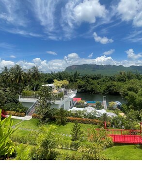 thebest capsule resort