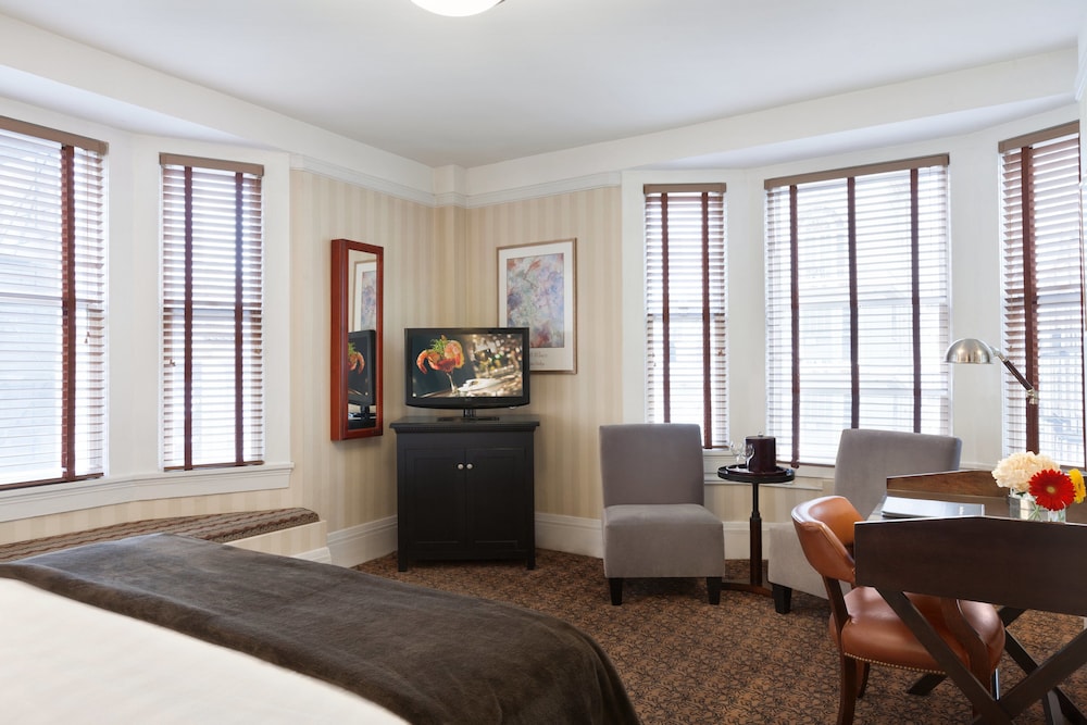 executive hotel vintage court