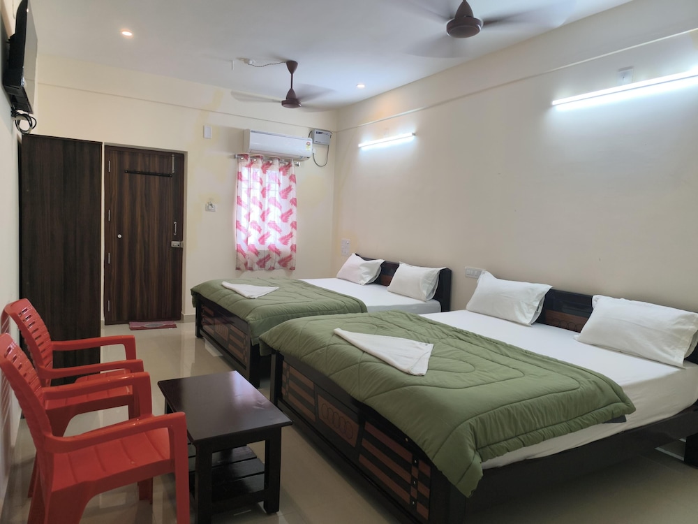 hotel vishnu grand