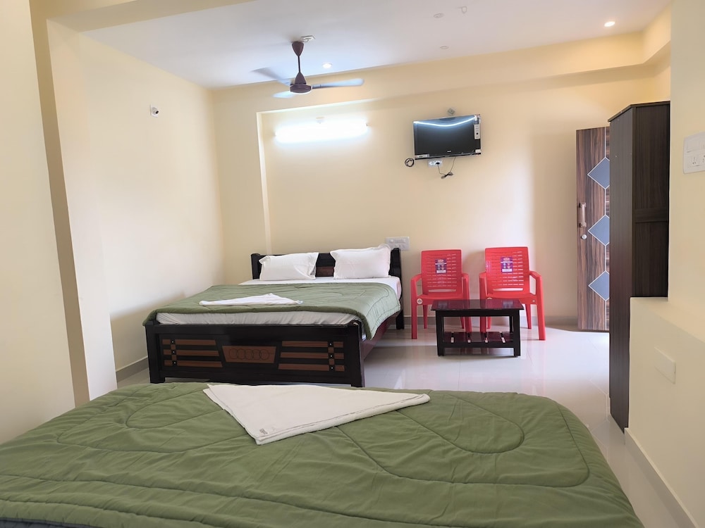 hotel vishnu grand