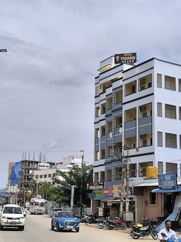 hotel vishnu grand