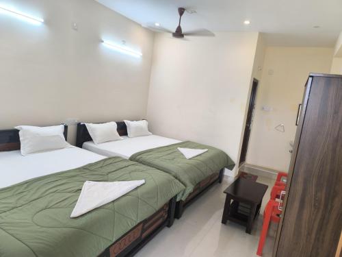 Hotel Vishnu Grand,,2 star