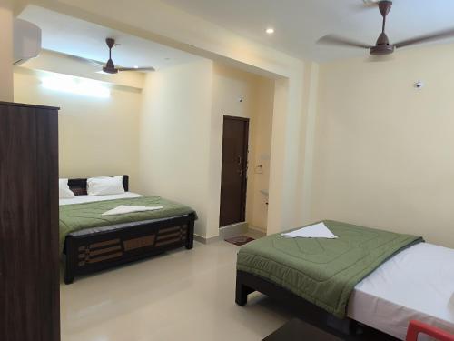 Hotel Vishnu Grand,,2 star