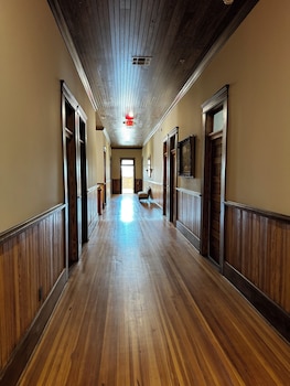 The Osceola Hotel And Event Center,,2 star