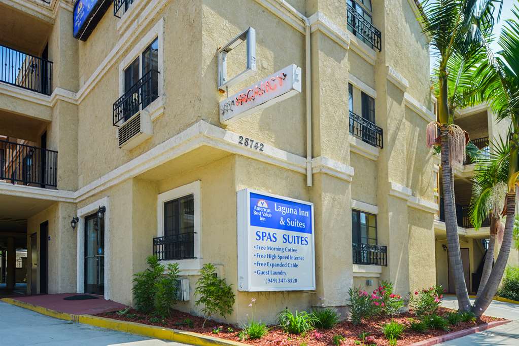 laguna inn and suites