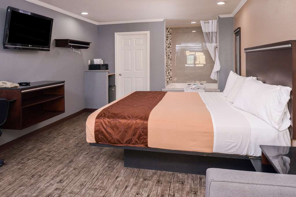 laguna inn and suites