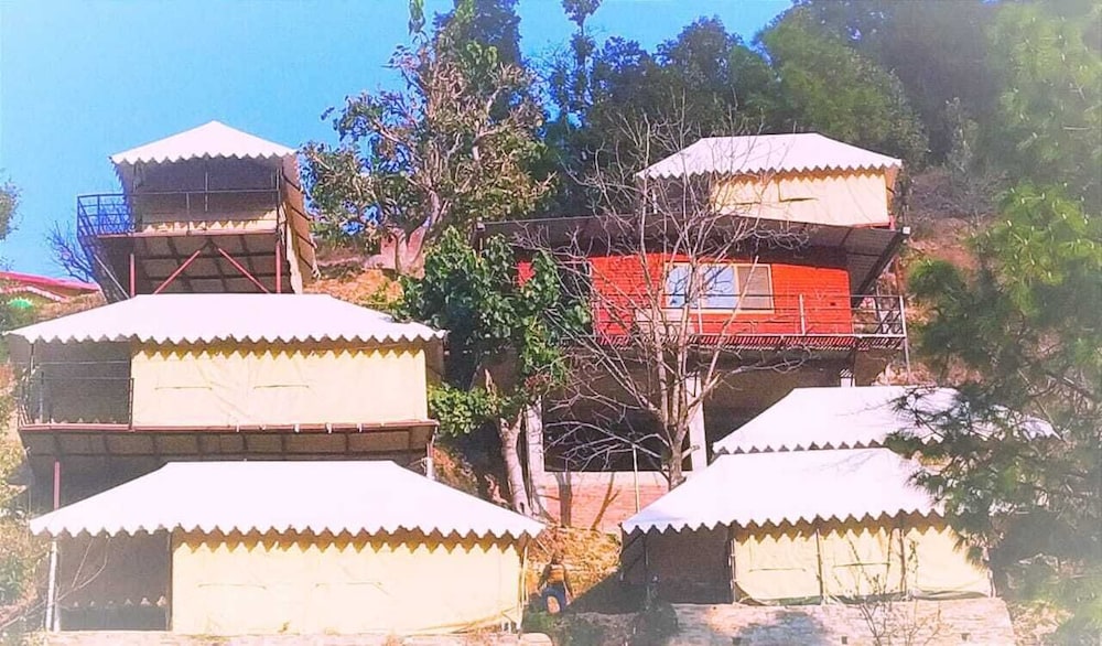 pine pioneer the eco resort