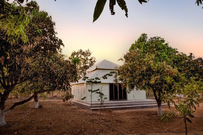 angirasa luxury camping