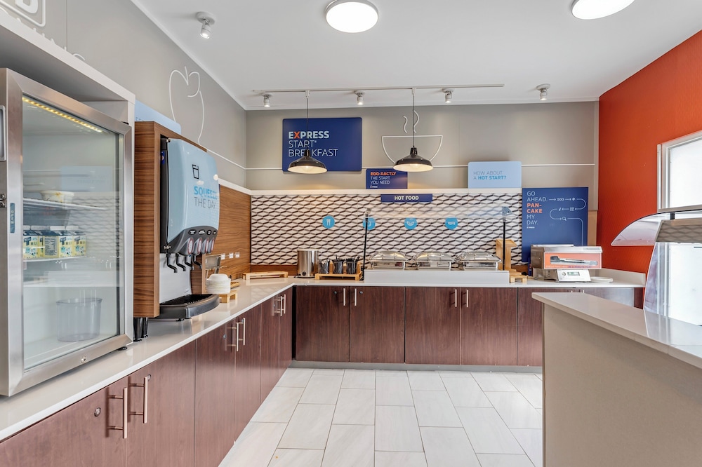 holiday inn express pittsburgh east mall area by ihg