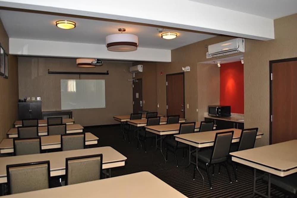 holiday inn express pittsburgh east mall area by ihg