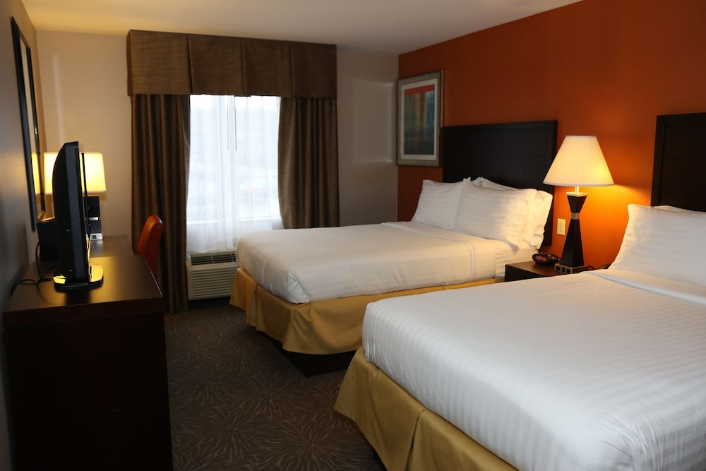 holiday inn express pittsburgh east mall area by ihg