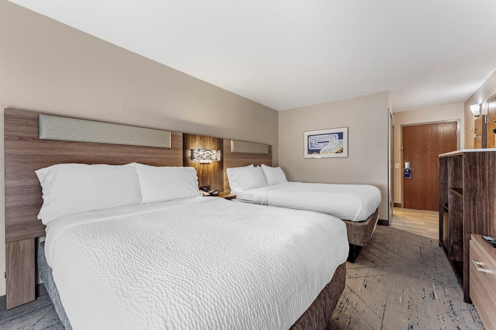 holiday inn express pittsburgh east mall area by ihg