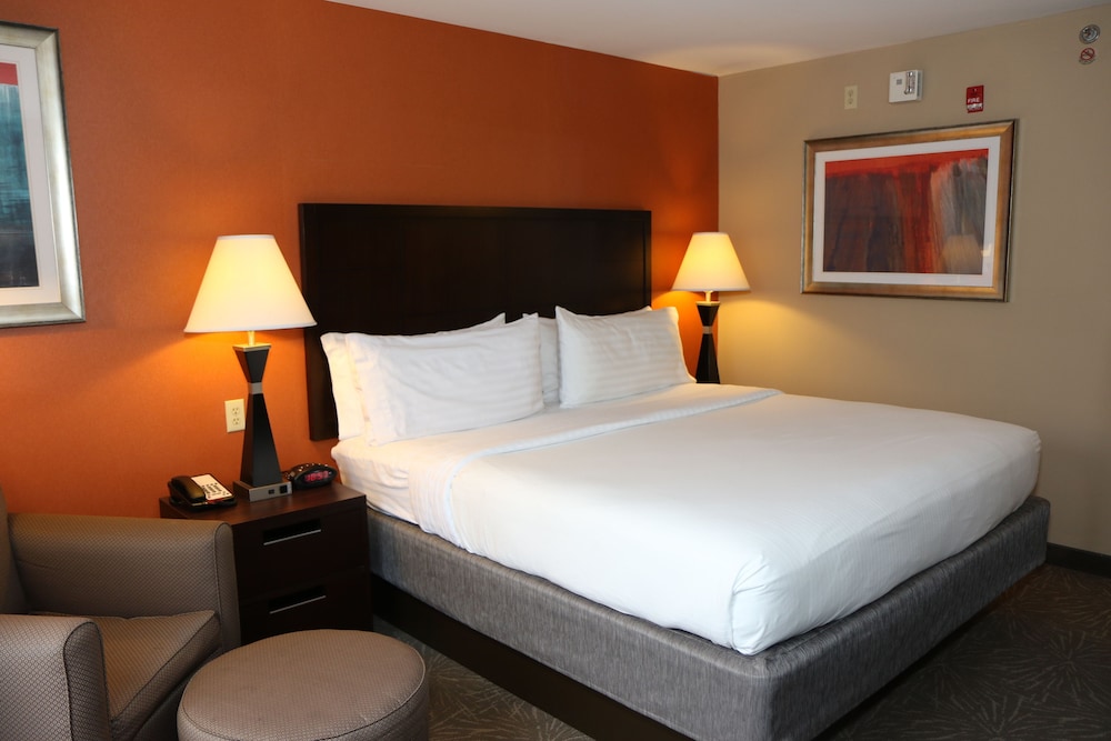 holiday inn express pittsburgh east mall area by ihg