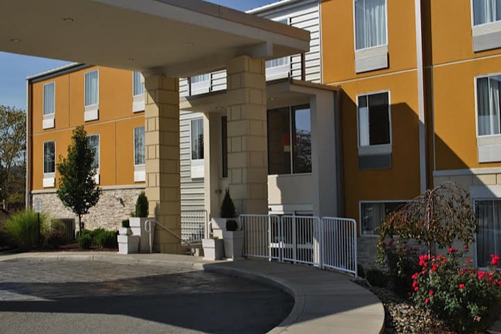 holiday inn express pittsburgh east mall area by ihg
