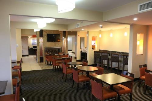 holiday inn express pittsburgh east mall area by ihg