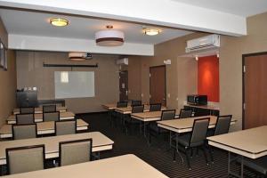 holiday inn express pittsburgh east mall area by ihg