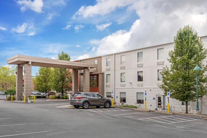 holiday inn express pittsburgh east mall area by ihg