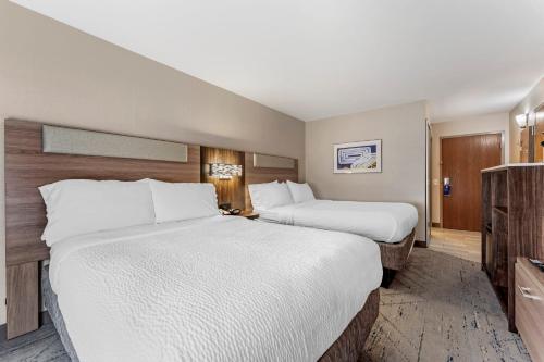 holiday inn express pittsburgh east mall area by ihg