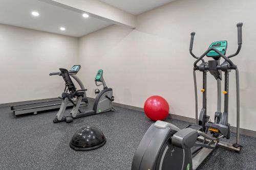 holiday inn express pittsburgh east mall area by ihg