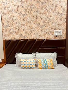 The Cozy Stay,,3 star