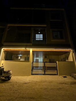 The Cozy Stay,,3 star