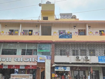 Radiance Retreat Hotel,,3 star