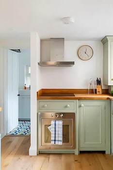 Stanley Road - Modern Flat In Oxford,,2 star