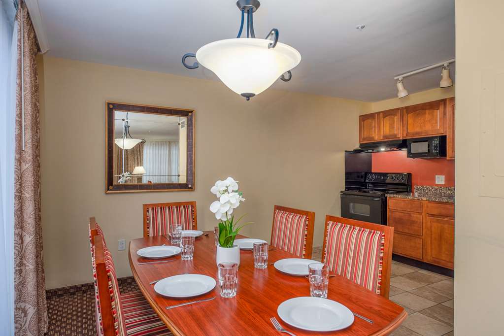 arlington court suites a clarion collection hotel