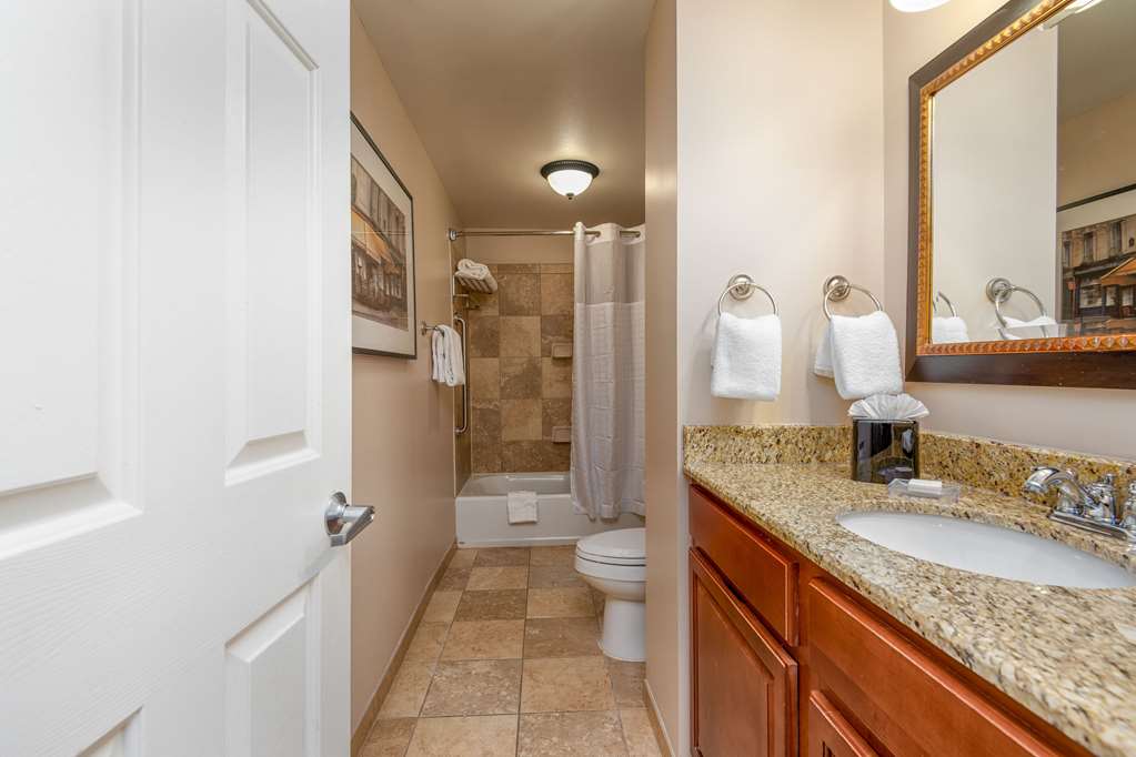 arlington court suites a clarion collection hotel