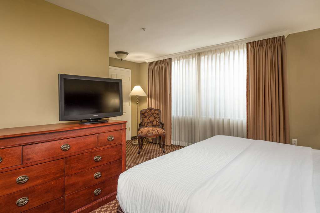 arlington court suites a clarion collection hotel